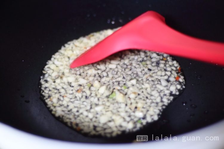 豆腐这么做，又好吃又下饭，常吃还能促进孩子的骨骼生长