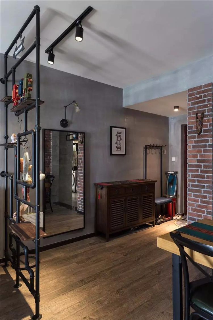 工业风的小户型空间，与众不同的75平婚房二居室！