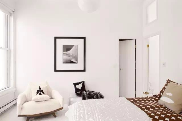 别买床头柜，用这些来代替，更实用也更美观！