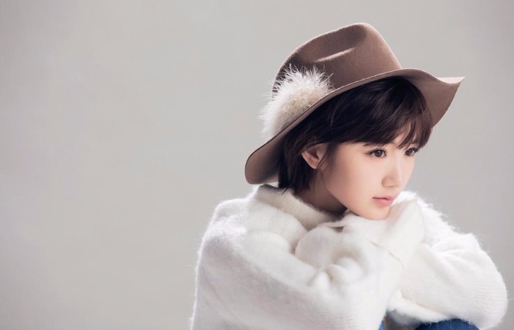 毛晓彤甜美与霸气兼并的写真