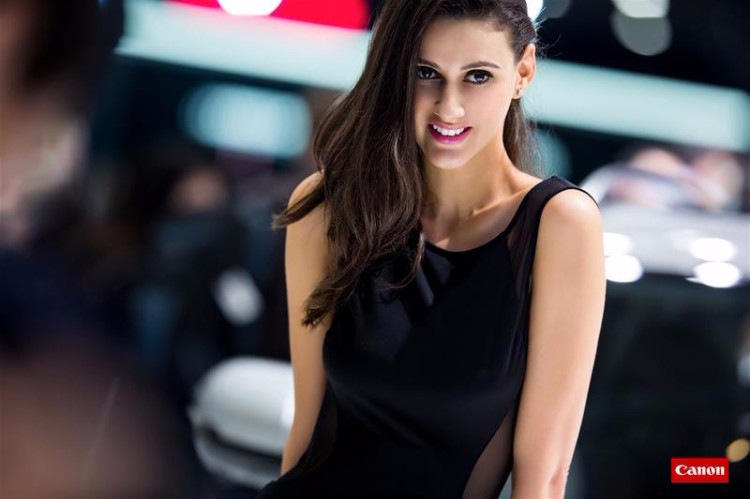 美艳车模正在来袭 你还在犹豫什么