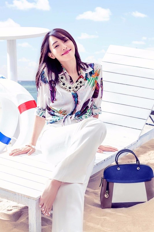 白百何早春时尚大片 温暖阳光活力四射