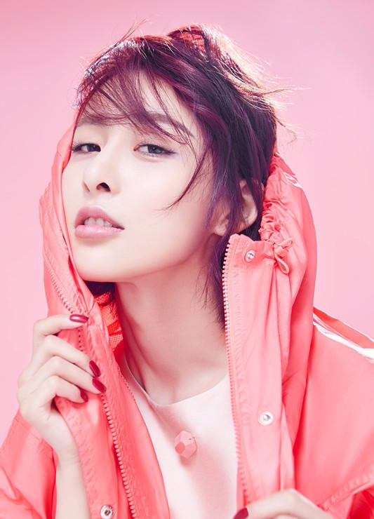 贾青清新唯美写真 笑容甜美俏皮充满少女情怀