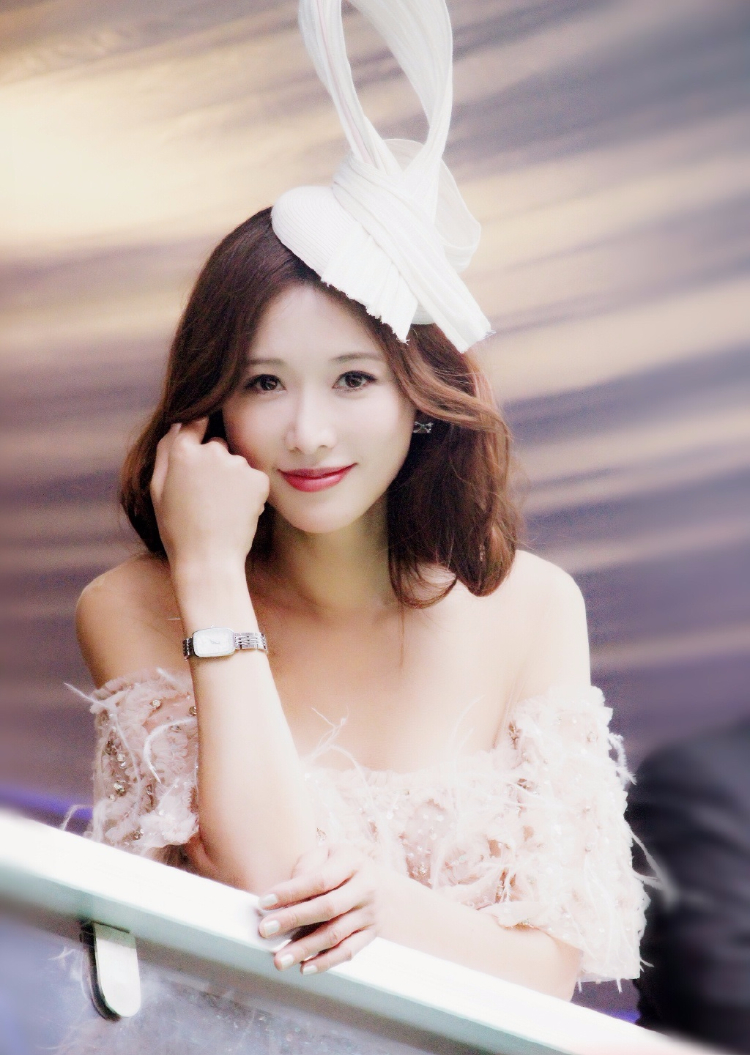 林志玲出席某活动  优雅时尚气质