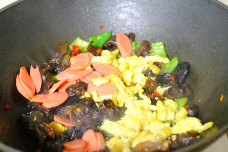 炒黑木耳，加一勺它秒变快手下饭菜，大人和孩子都吃不够