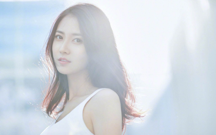 陈钰琪清新淡雅写真