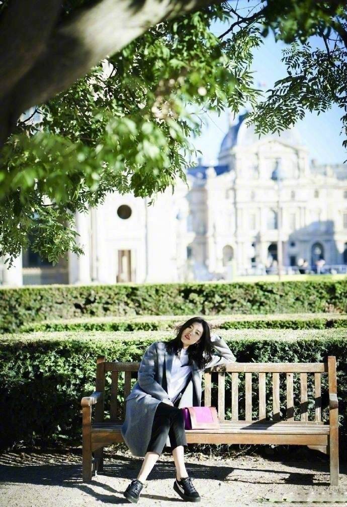 大表姐刘雯为你示范正确的旅行拍照姿势