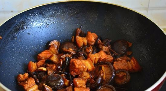 香菇炖肉的家常做法~收好！