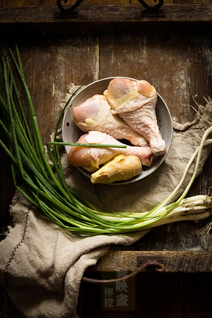 小朋友会偷吃的--葱油鸡腿的做法步骤