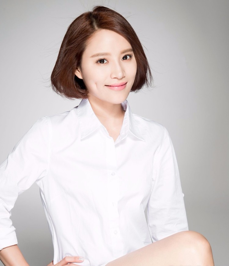 蔡蝶化身“花仙子” 肤白灵动气质甜美