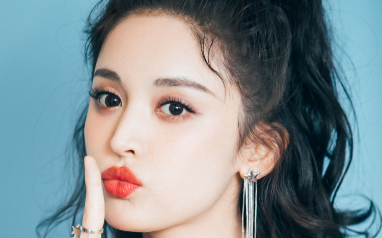 古力娜扎甜美俏丽写真