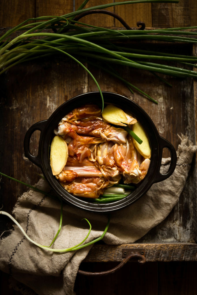 小朋友会偷吃的--葱油鸡腿的做法步骤