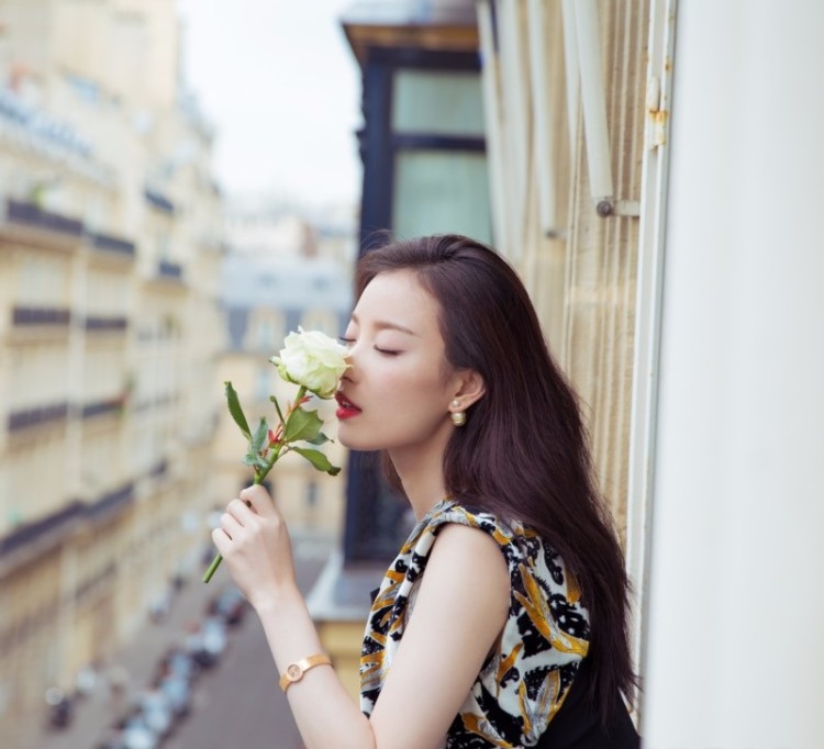 倪妮百变写真 时而性感时而清纯