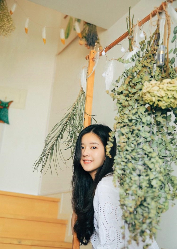 甜美笑容演绎清新自然风