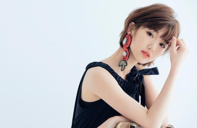 毛晓彤甜美与霸气兼并的写真