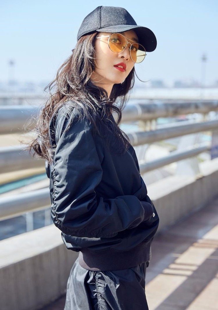 王鸥启程巴黎时装周酷装