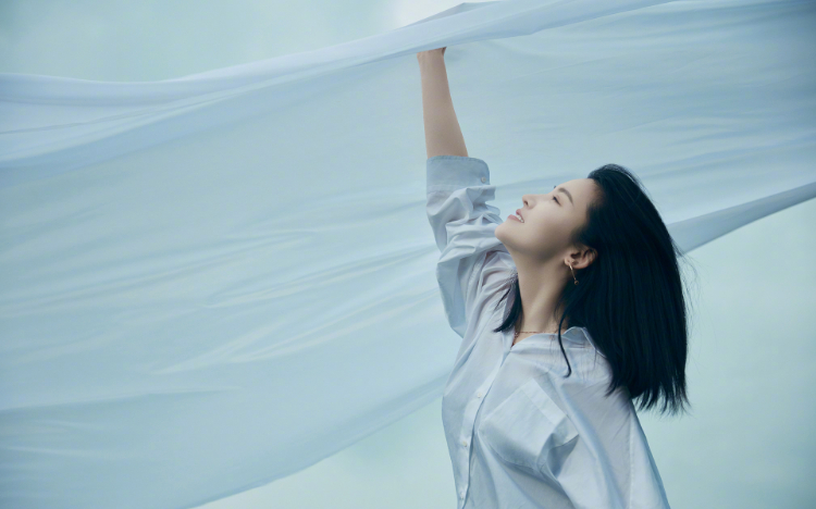 杨子姗恬静文艺写真