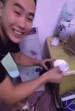 卧槽，有些人不配有女朋友，作死的调戏哈哈哈！！