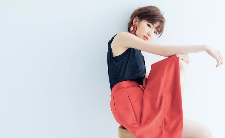 毛晓彤甜美与霸气兼并的写真