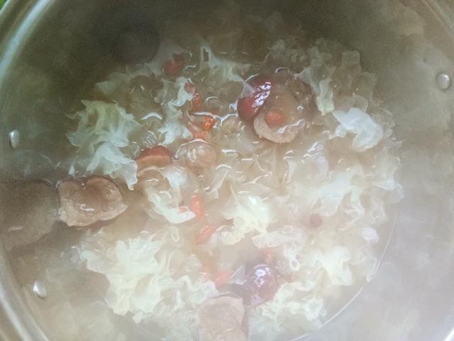 女人夏天常喝这碗汤，提神润肺补气和血功效好！