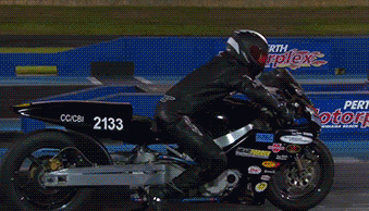 富人靠科技，穷人靠自己