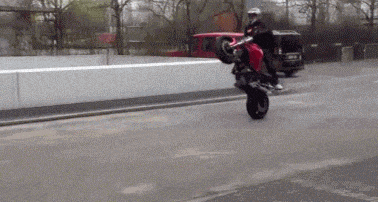 我有独特的下楼方式，就是有点疼