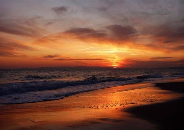 世界上最奇葩的湖，一半是咸水湖一半是淡水湖