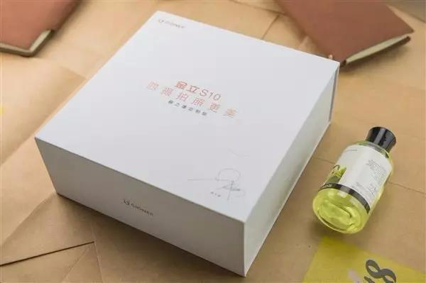 金立S10 特殊定制版一共717台，不到一分钟