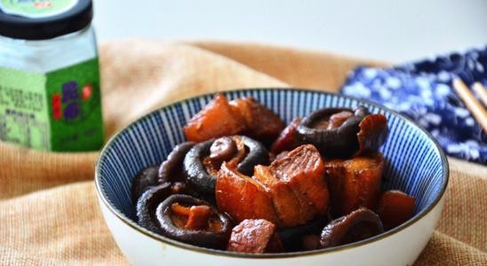 香菇炖肉的家常做法~收好！