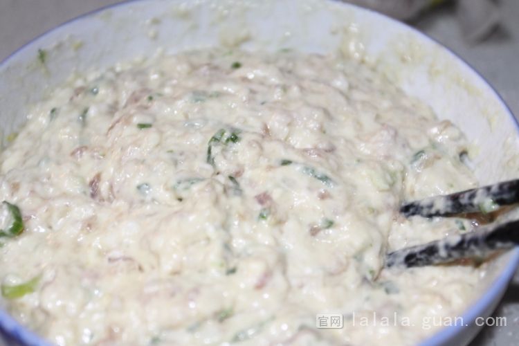 教你一招，快速消灭剩饺子馅，把它做成肉饼早餐也有着落