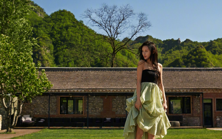 张予曦时尚性感写真