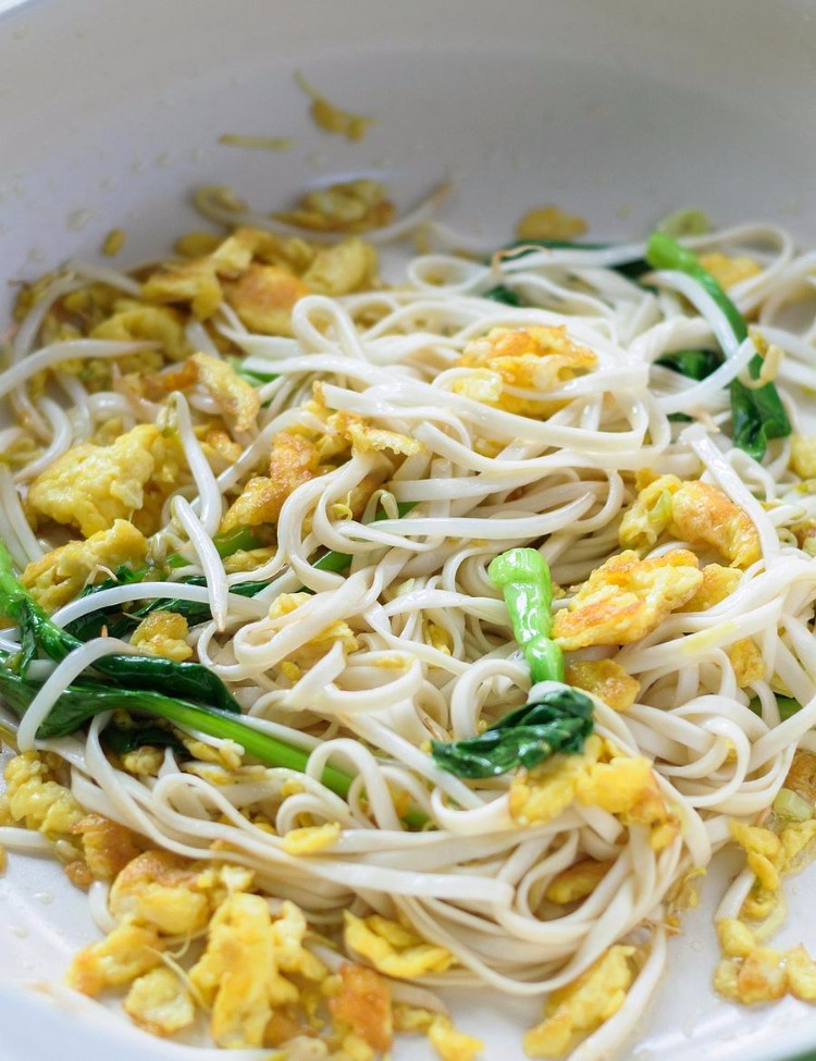 炒面这样做味道好极了，当菜又当饭，比炸酱面都香