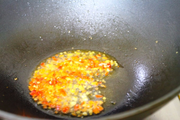 炒黑木耳，加一勺它秒变快手下饭菜，大人和孩子都吃不够