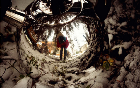 一位带着茶壶去旅行的妹子