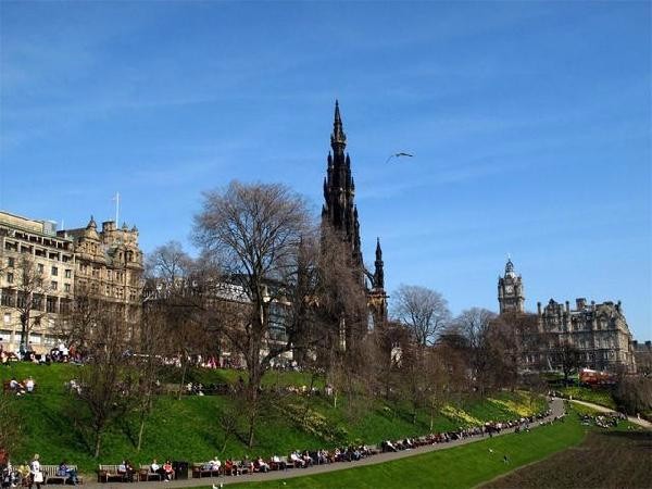 英国第二大城市，实力仅次于伦敦