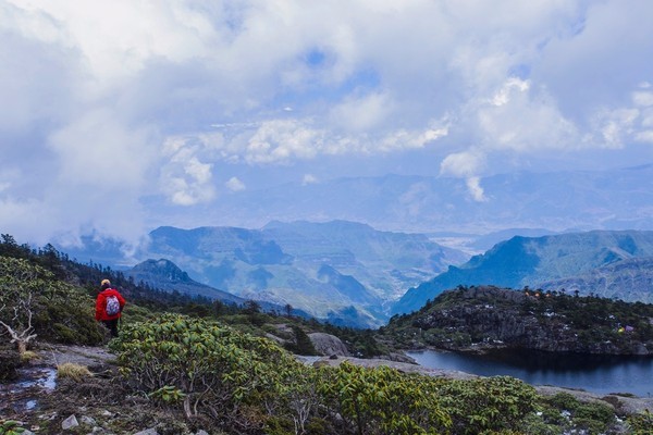 川西有一片处女地，遍地是水晶，景色媲美香格里拉