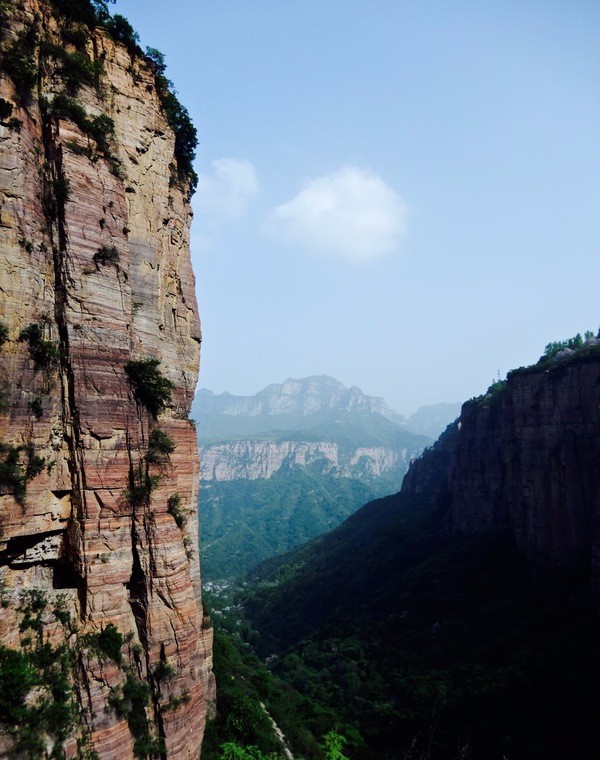 谜般的郭亮洞 奇迹公路背后的故事