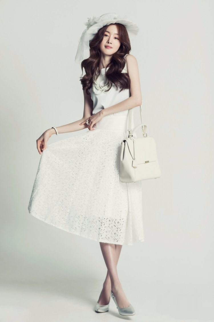 韩国女星韩善花时尚大片 气质优雅动人