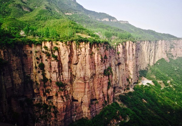 谜般的郭亮洞 奇迹公路背后的故事