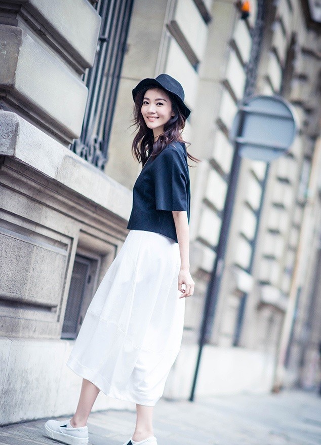 齐溪巴黎浪漫写真 黑白撞击尽显随性风范