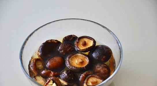 香菇炖肉的家常做法~收好！