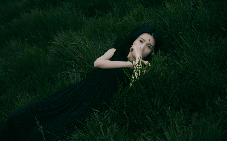 杨子姗恬静文艺写真