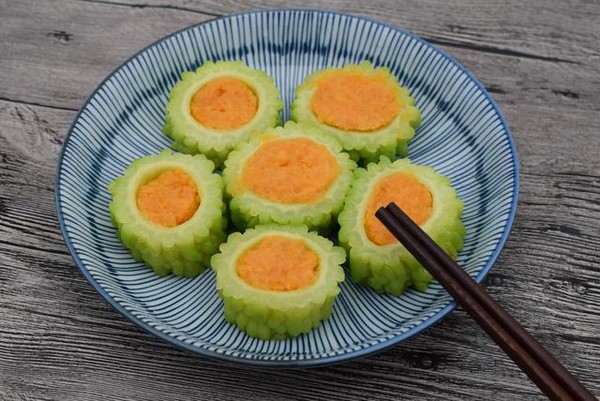 苦瓜这做法简单又爽口，不放白糖也不苦，一口一个