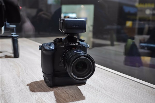 全球首款8K微单相机确认！索尼压力山大