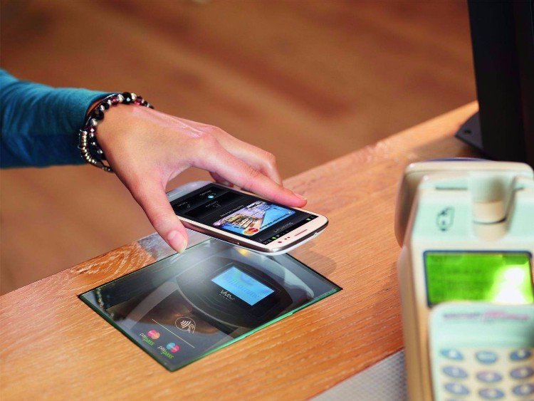 跨境支付成新战场 微信、支付宝与银联再现“三国杀”