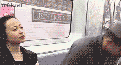 坐地铁睡觉新技能