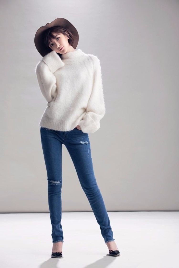 毛晓彤甜美与霸气兼并的写真