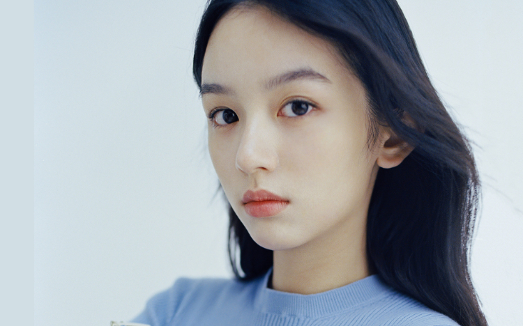 周也清秀甜美写真