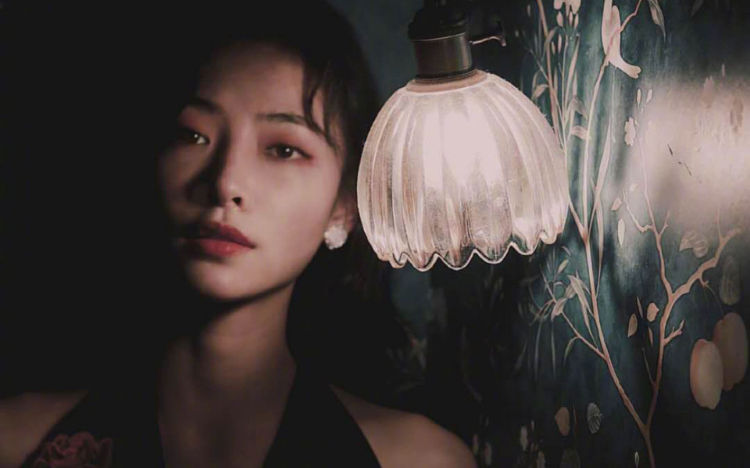 许佳琪印花旗袍性感写真