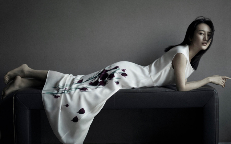 王鸥清冷性感写真